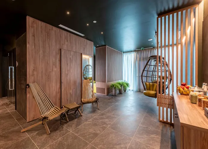 Mo.om Hotel 4*