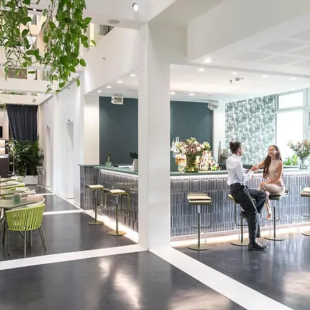 莫姆酒店 欧吉特奥罗纳