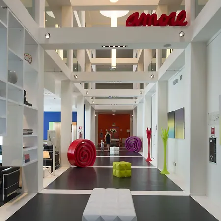 莫姆酒店 4* 欧吉特奥罗纳