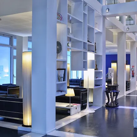 莫姆酒店 欧吉特奥罗纳