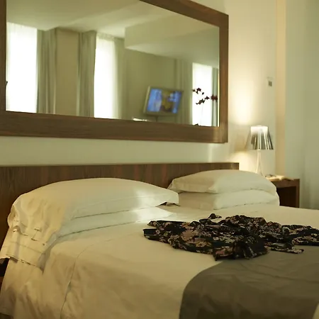 Hotel Mo.om 4*