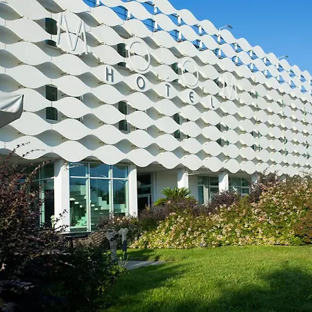 Hotel Mo.om 4*