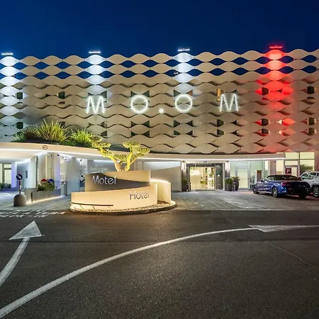 Hotel Mo.om