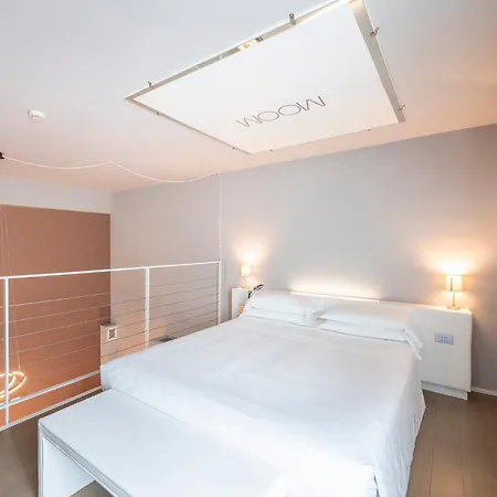 Mo.om Hotel 4*
