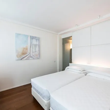 Mo.om Hotel 4*