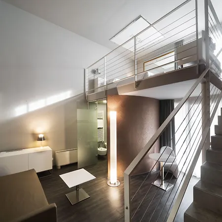 Hotel Mo.om 4*